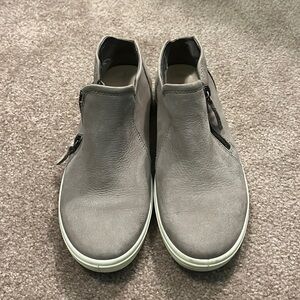 Ecco Low Cut Zip Bootie